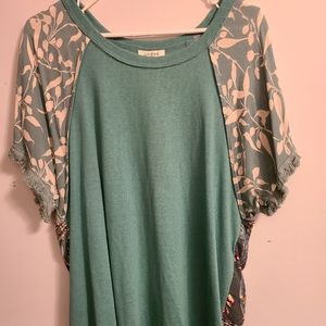 Umgee;Large; Green, cream, yellow,  light purple, and red colors. Like new